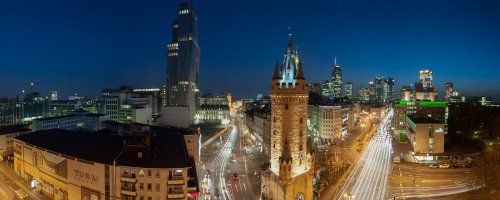 Eschenheimer Turm bei Nacht